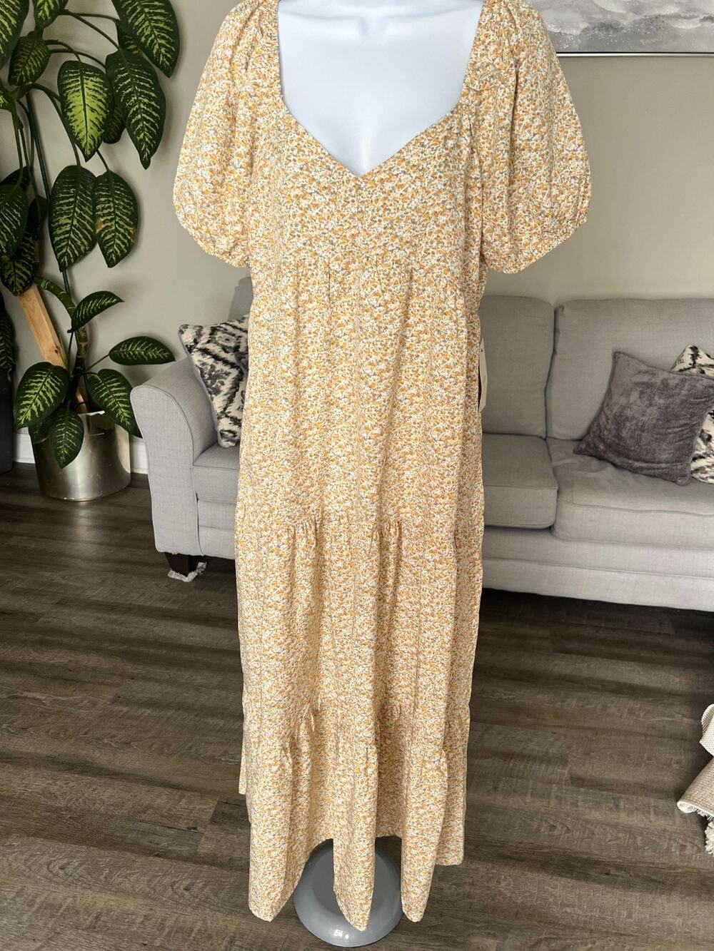 NWT BaeVely Long Maxi Dress Smocked Peasant Floral 1/2 Sleeve Size Large #741‎